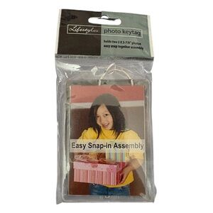 NWT Lifestyles Photo Keytag - Easy Snap-in Assembly